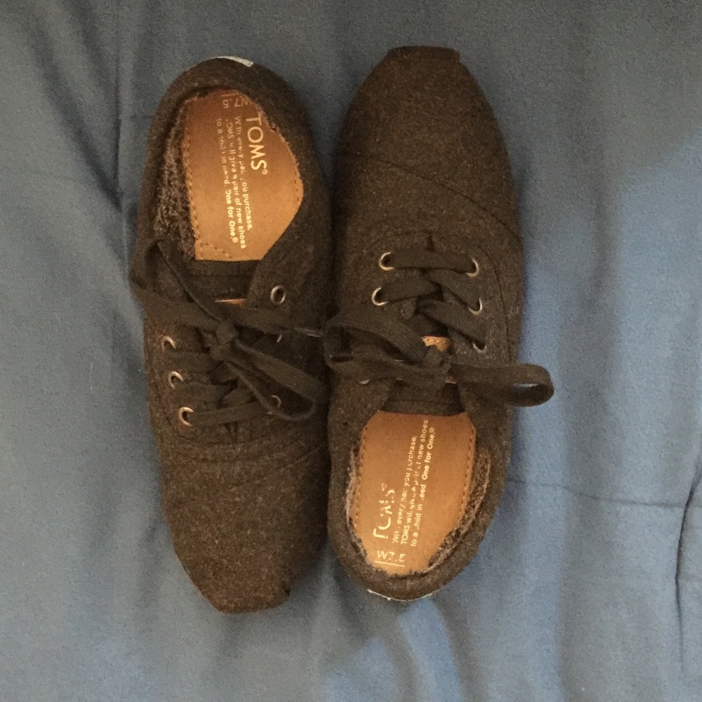 Brand new wool women’s Toms sneakers